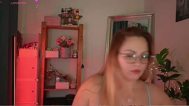 Snapshot of marrygrayes chatting on October 15, 2025, 7:03 pm marrygrayes online show from October 15, 2025, 7:03 pm