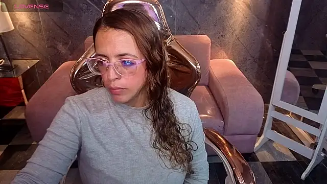  Evoni b online show from November 4, 2025, 7:46 pm