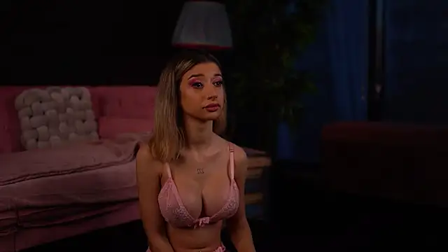 OdetteMason online show from October 24, 2025, 5:04 am