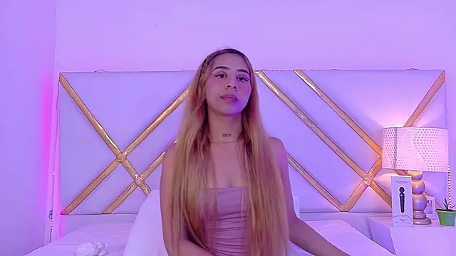 laila stilwiills online show from October 7, 2025, 4:59 pm