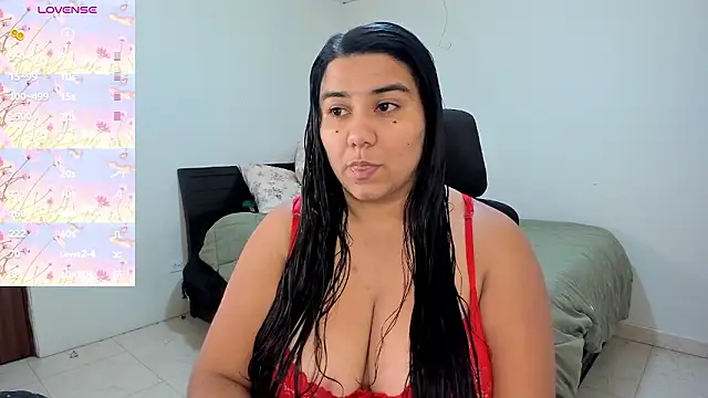 MariamCastiblanco online show from January 9, 2026, 7:04 pm