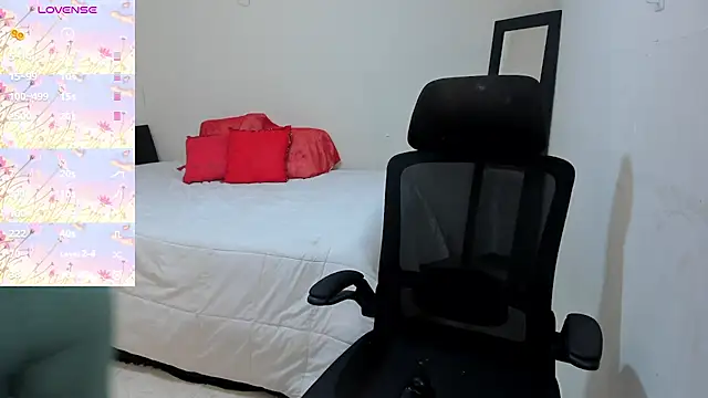 MariamCastiblanco online show from March 15, 2026, 4:07 am