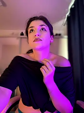 ScarletBloom  online show from September 30, 2025, 10:20 am