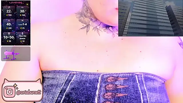 AriaBursett online show from November 20, 2025, 3:45 pm