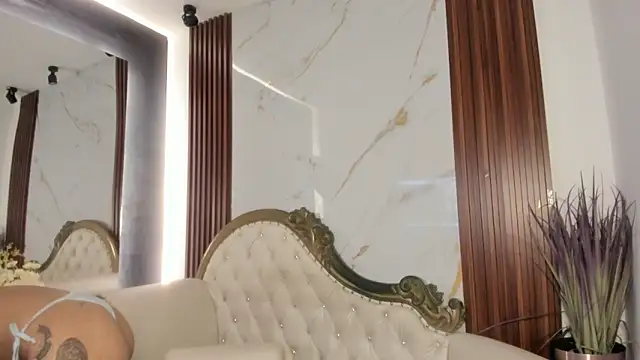 CoralieBronson online show from September 19, 2025, 8:09 pm