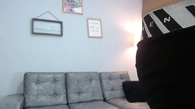 Xfire boy69 online show from October 18, 2025, 11:44 am