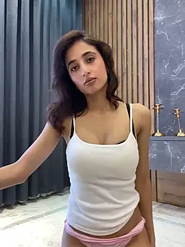 AriaXFlirt online show from November 14, 2025, 9:52 am