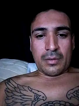 bigandstrong2217 online show from October 9, 2025, 6:33 am