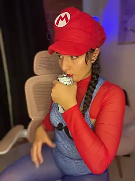 Snapshot of Dannaa_Lovs chatting on October 31, 2025, 7:26 pm Dannaa Lovs online show from October 31, 2025, 7:26 pm