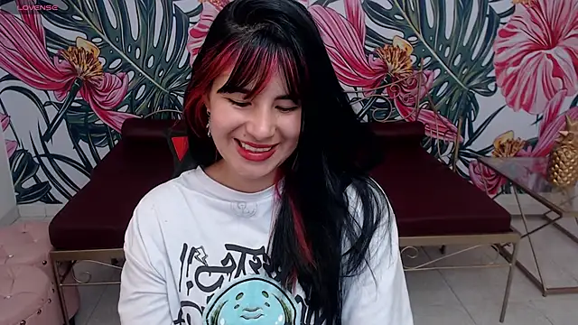 Snapshot of Nina_harper_ chatting on September 18, 2025, 8:00 pm Nina harper online show from September 18, 2025, 8:00 pm