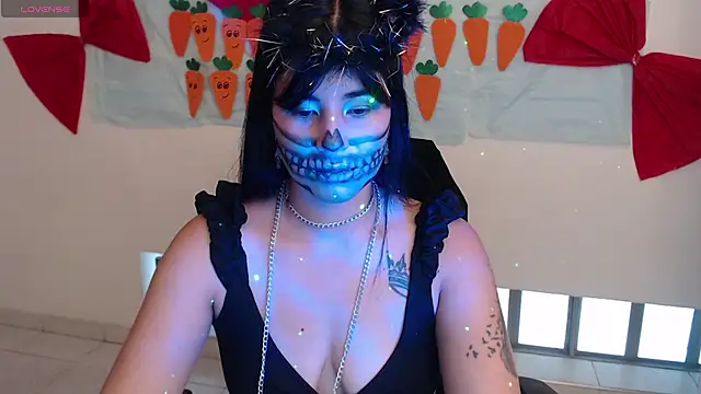 Snapshot of Nina_harper_ chatting on October 31, 2025, 8:10 pm Nina harper online show from October 31, 2025, 8:10 pm