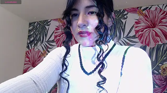 Snapshot of Nina_harper_ chatting on November 7, 2025, 8:09 pm Nina harper online show from November 7, 2025, 8:09 pm