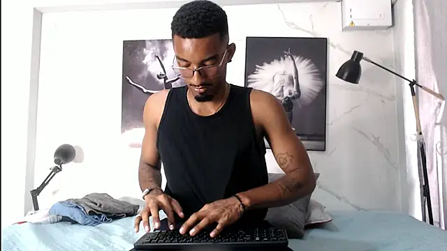 Darwin mayo online show from November 10, 2025, 5:12 pm