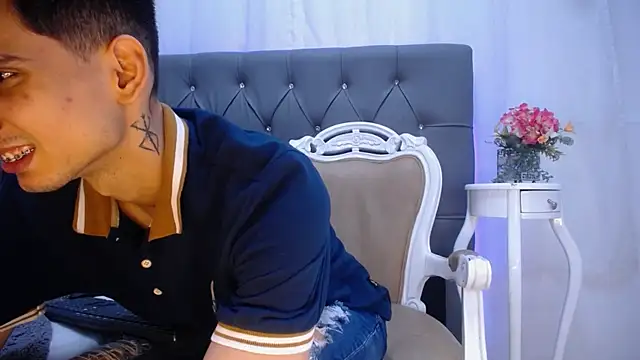 Sebalexis7 online show from November 8, 2025, 3:39 am