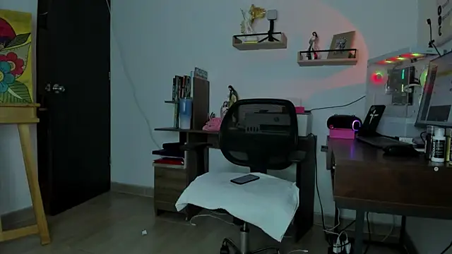 lady sophie online show from October 14, 2025, 4:08 pm