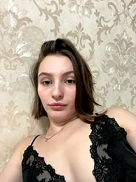 ZariaFlame online show from November 5, 2025, 9:59 pm