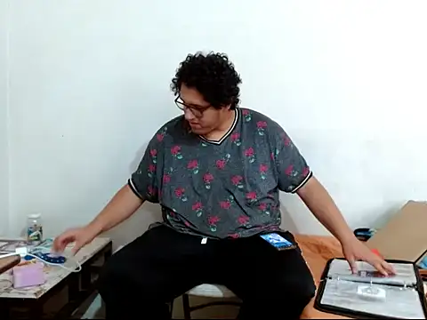 MeisanPaul online show from November 27, 2025, 9:06 pm