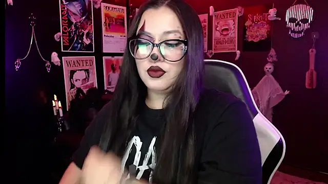 Snapshot of Ravendark_ chatting on October 11, 2025, 6:17 pm Ravendark online show from October 11, 2025, 6:17 pm