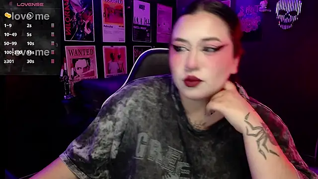 Snapshot of Ravendark_ chatting on November 6, 2025, 10:32 pm Ravendark online show from November 6, 2025, 10:32 pm