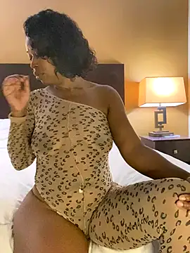 Snapshot of StaciDiamond chatting on October 5, 2025, 4:38 pm StaciDiamond online show from October 5, 2025, 4:38 pm