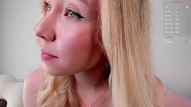 DanaCandy online show from July 8, 2026, 11:42 pm