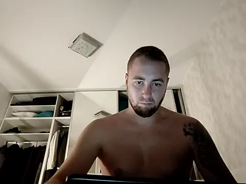 Snapshot of Vladyslav30 chatting on October 28, 2025, 2:37 am Vladyslav30 online show from October 28, 2025, 2:37 am