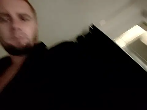 Snapshot of Vladyslav30 chatting on October 28, 2025, 10:34 pm Vladyslav30 online show from October 28, 2025, 10:34 pm