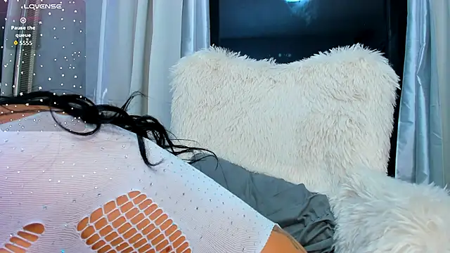 Snapshot of ParissHiltonX chatting on October 3, 2025, 3:47 am ParissHiltonX online show from October 3, 2025, 3:47 am