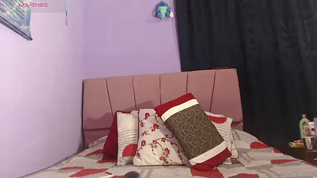 Snapshot of _Bombom__ chatting on February 10, 2026, 11:31 pm Bombom online show from February 10, 2026, 11:31 pm