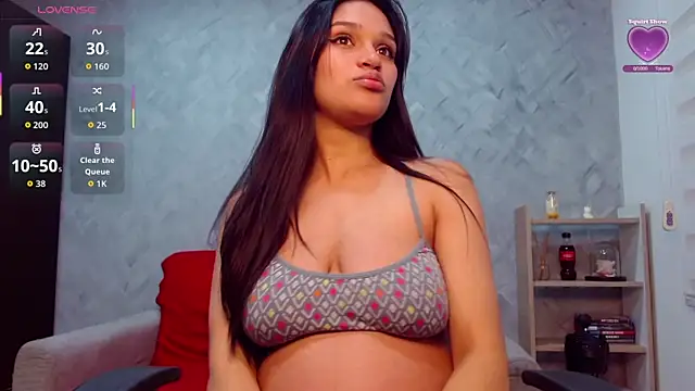 Snapshot of Roxxi_2110 chatting on October 11, 2025, 2:11 am Roxxi 2110 online show from October 11, 2025, 2:11 am