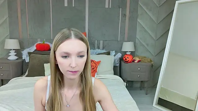 KellyBradford online show from October 22, 2025, 5:52 am