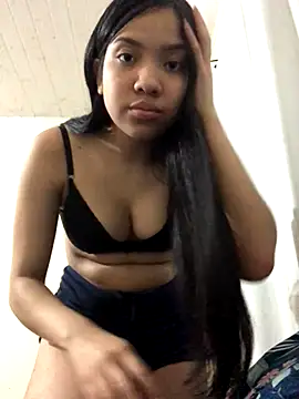 ashleyy20 online show from November 5, 2025, 7:36 pm