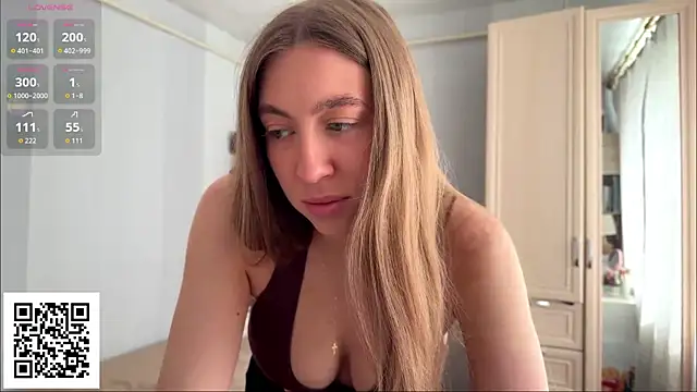 AnnieBellie online show from May 18, 2026, 1:35 am