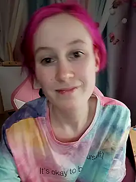 Fuzzy Unicorn online show from October 17, 2025, 6:54 pm