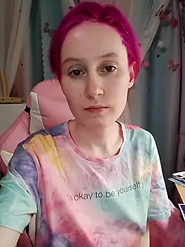 Fuzzy Unicorn online show from November 4, 2025, 7:24 pm