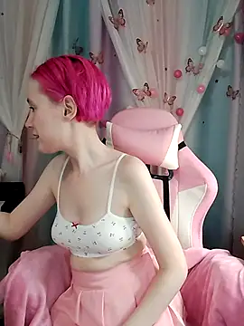 Fuzzy Unicorn online show from December 5, 2025, 7:43 pm