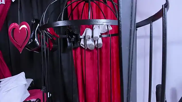 LiliThara online show from February 14, 2026, 6:43 am