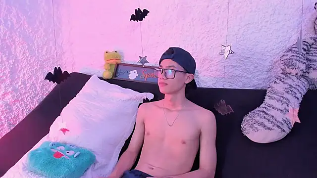 thiago kinghot online show from October 7, 2025, 12:13 pm