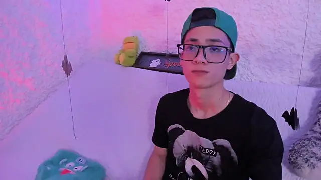 thiago kinghot online show from October 11, 2025, 6:56 am