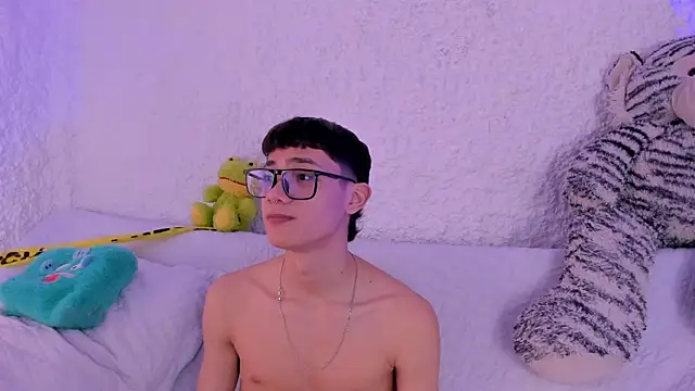 thiago kinghot online show from November 10, 2025, 5:39 am