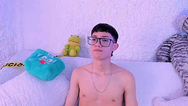 thiago kinghot online show from November 11, 2025, 12:05 pm