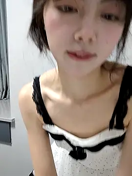 xuannv0000 online show from November 1, 2025, 10:39 am