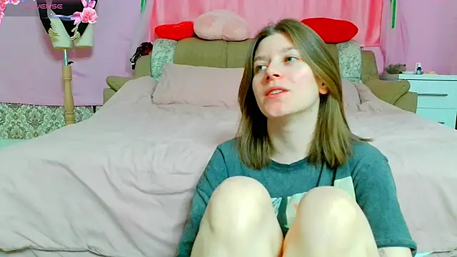 Marinaxmonroe online show from May 28, 2026, 1:52 pm
