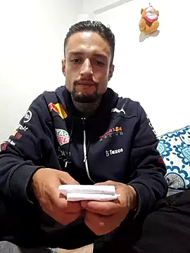 Snapshot of jean--98 chatting on October 18, 2025, 12:35 am jean--98 online show from October 18, 2025, 12:35 am