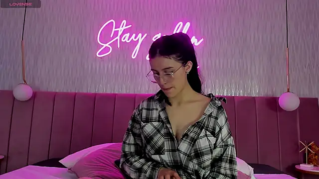 Snapshot of maddy_jaclsonw chatting on September 19, 2025, 11:55 am maddy jaclsonw online show from September 19, 2025, 11:55 am
