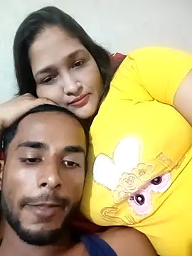 Hotty-couple063 online show from September 9, 2025, 8:47 am