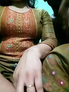 Hotty-couple063 online show from September 27, 2025, 6:13 pm