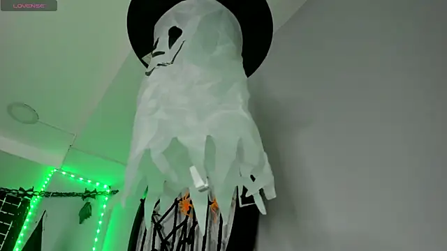 klariz09 online show from October 25, 2025, 8:25 pm