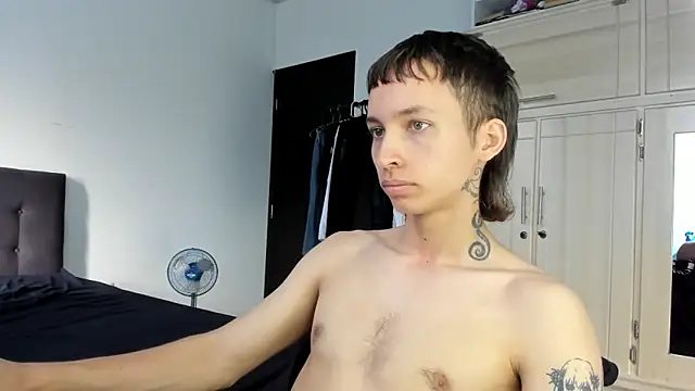 Snapshot of spacehumanz chatting on January 14, 2026, 2:01 pm spacehumanz online show from January 14, 2026, 2:01 pm