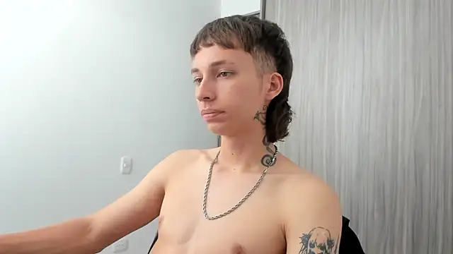 Snapshot of spacehumanz chatting on February 19, 2026, 9:44 pm spacehumanz online show from February 19, 2026, 9:44 pm